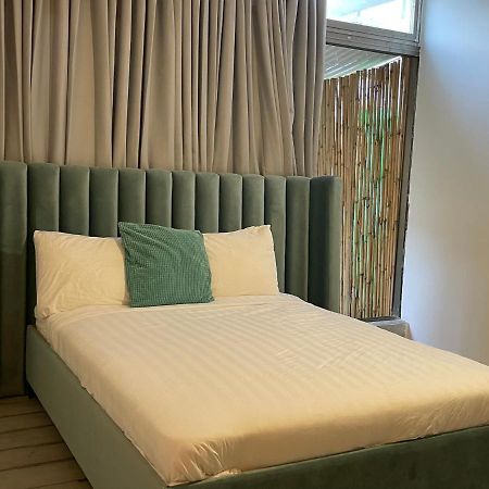 Hotel Rothschild 79 Petach Tikva Esterno foto