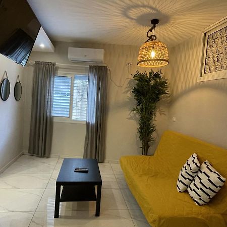 Hotel Rothschild 79 Petach Tikva Esterno foto