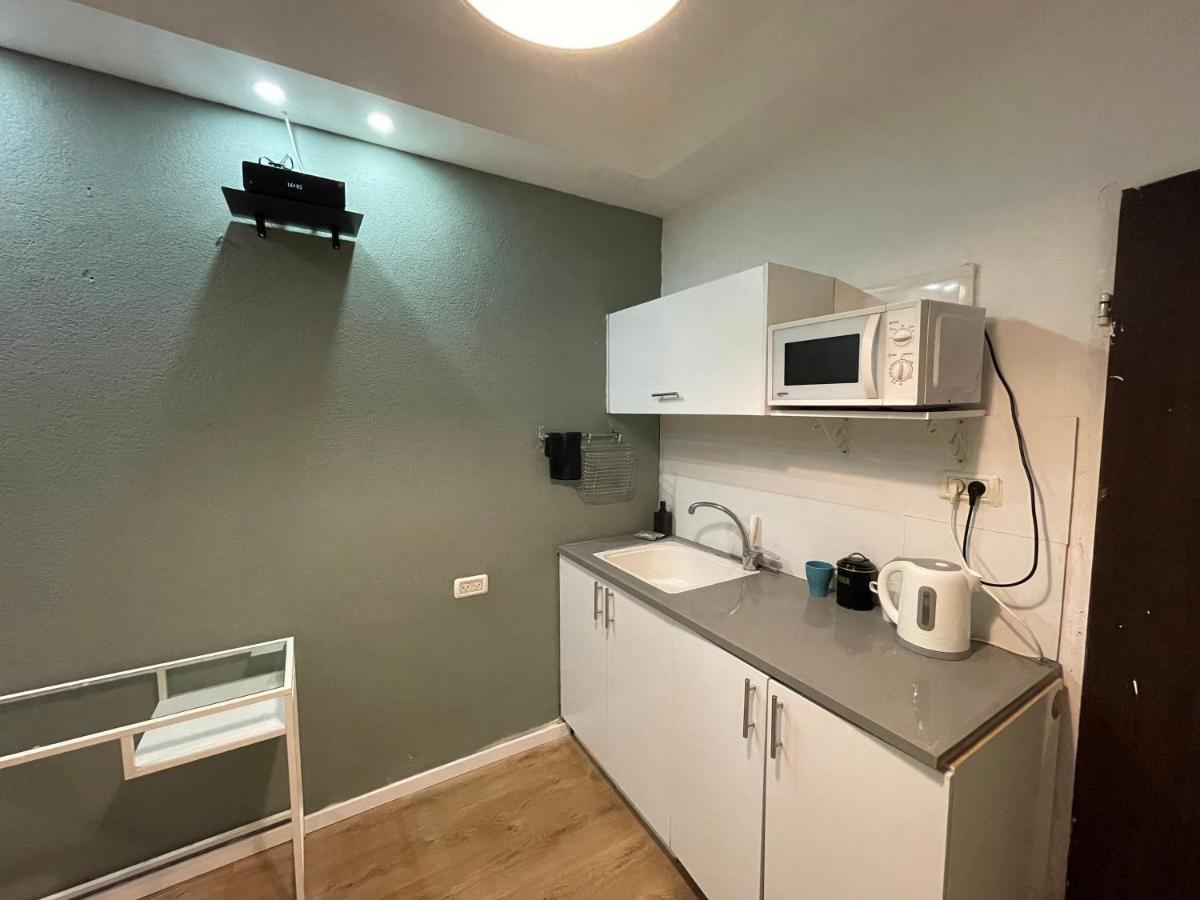 Hotel Rothschild 79 Petach Tikva Esterno foto