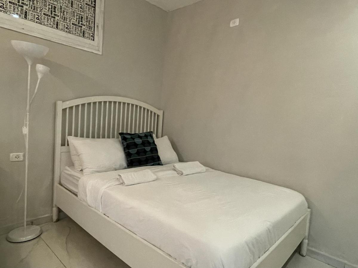 Hotel Rothschild 79 Petach Tikva Esterno foto